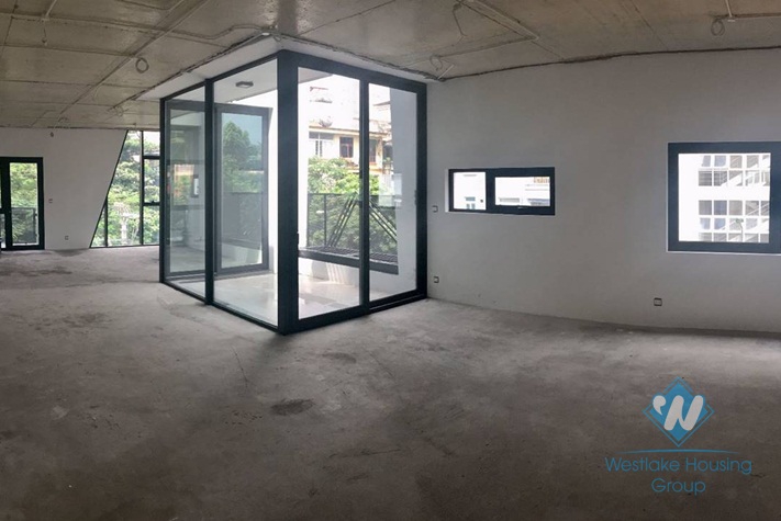 Nice office space for rent in Cau Giay district, Ha Noi